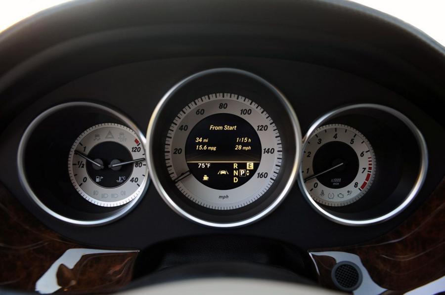  Mercedes-Benz CLS550 2012 года  (фото 17 из 121)